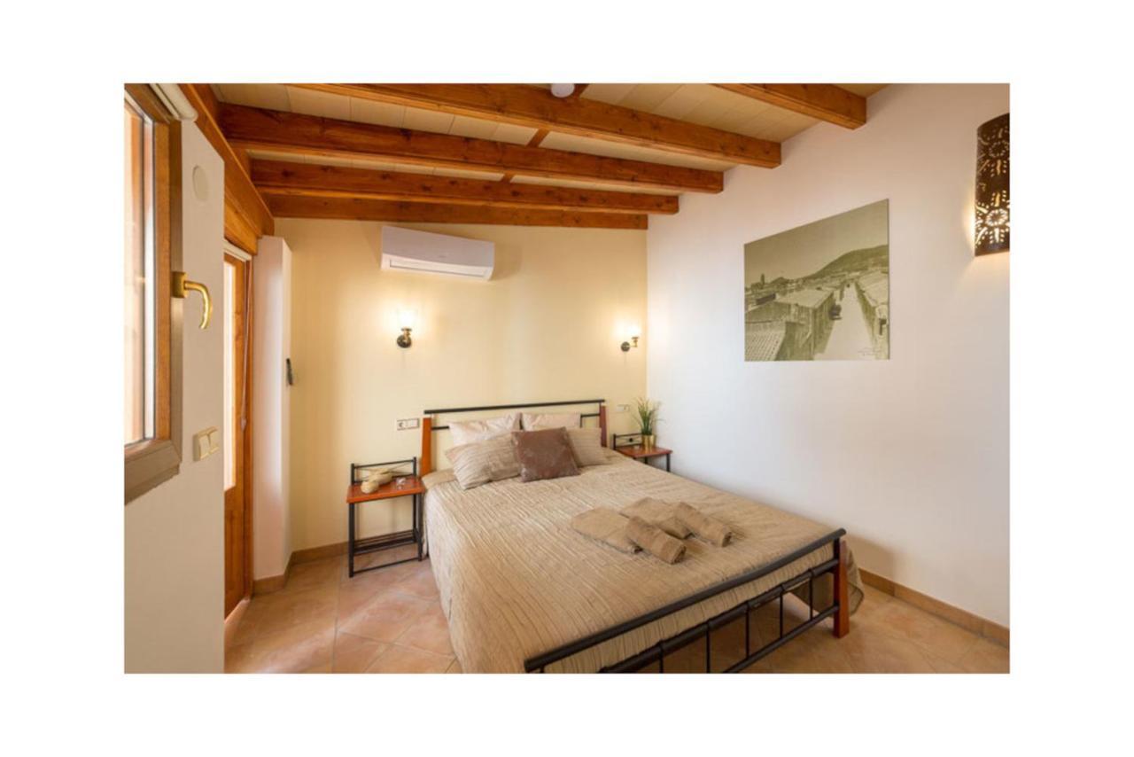 אפרטהוטל לןקמאג'ור Boutique Hostal "Born53" Im Stadtkern Von Llucmajor, Mallorca מראה חיצוני תמונה